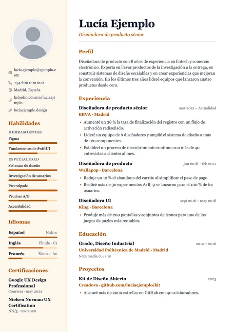 Vista previa de la plantilla de currículum Ember